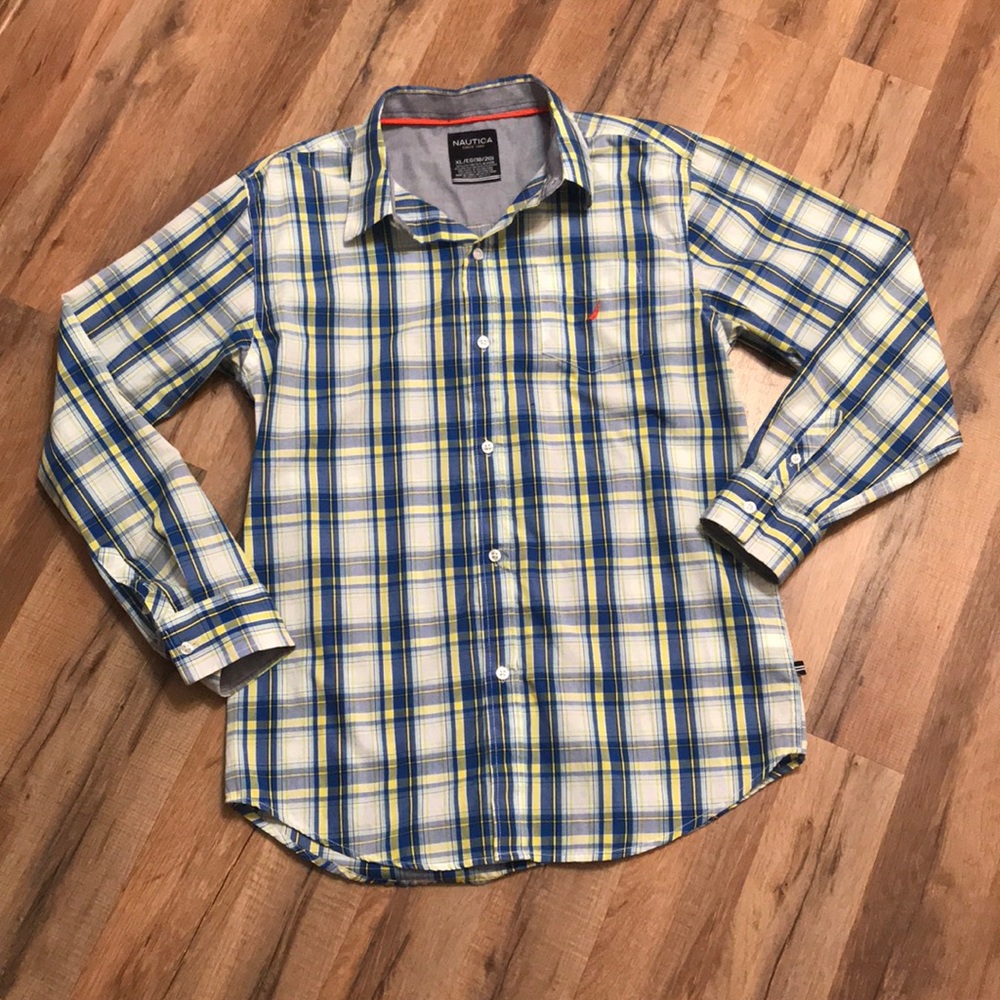 ✨TEEN BOYS XL NAUTICA BUTTON DOWN SHIRT✨
